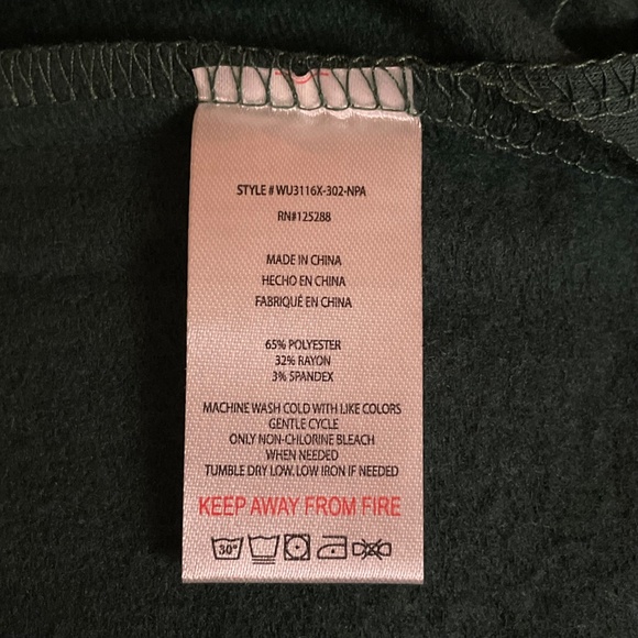 NWT Rae Dunn “Merry” Lightweight Sweatshirt - Picture 7 of 7